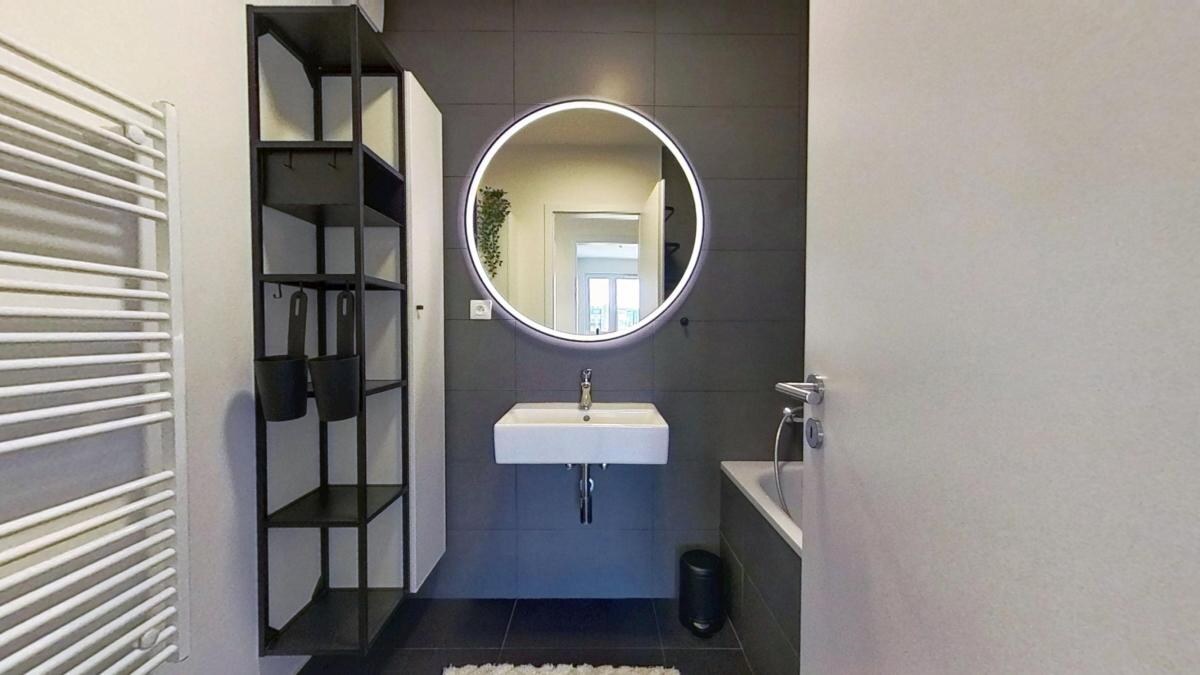 Prenájom moderného 3-izbového bytu s balkónom v projekte Bory — foto 16