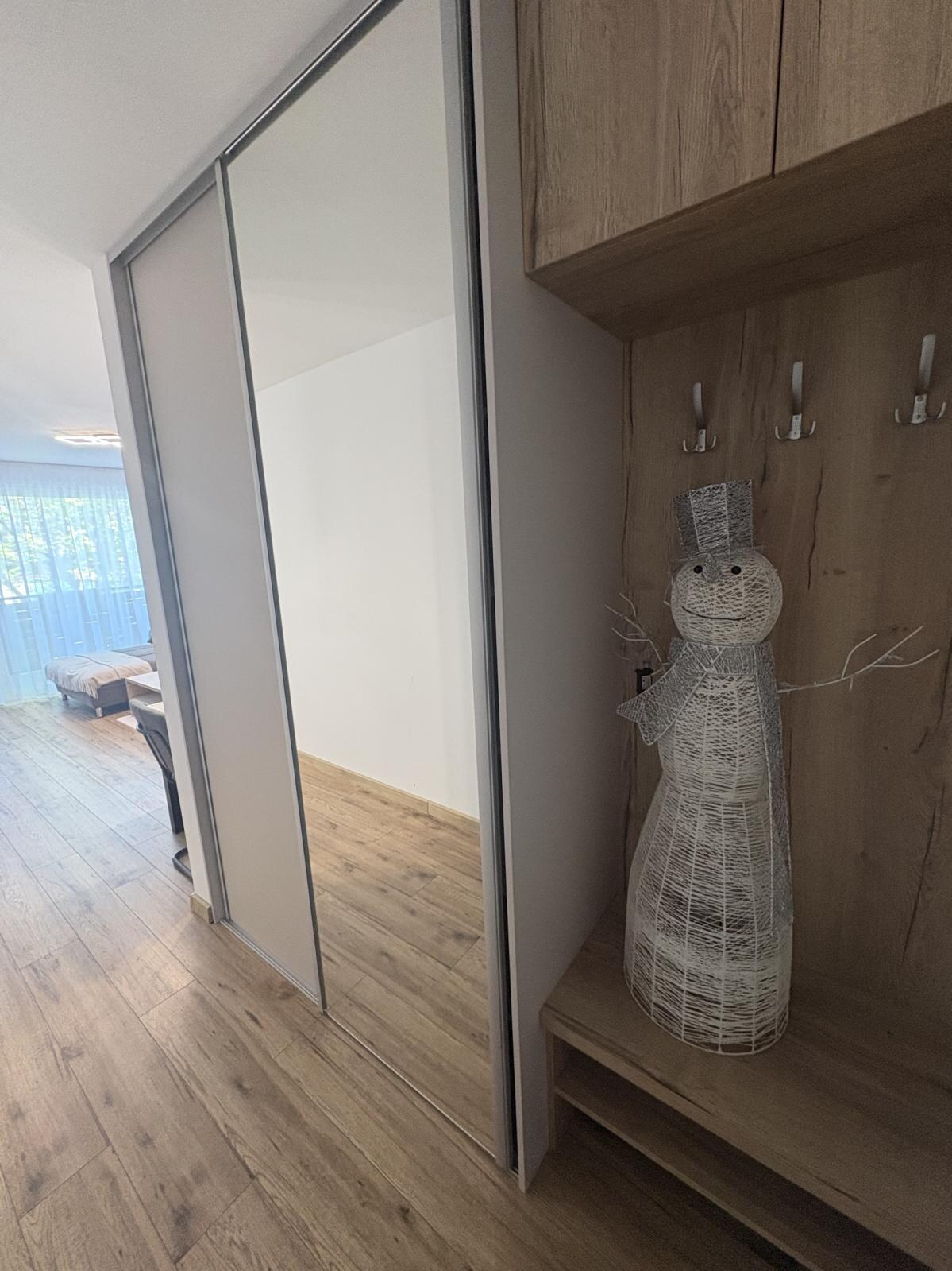 Prenájom výnimočného, nadštandardne zariadeného 2-izbový bytu vo výbornej lokalite v Rovinke — foto 12