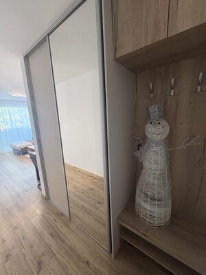 Prenájom výnimočného, nadštandardne zariadeného 2-izbový bytu vo výbornej lokalite v Rovinke — foto 12
