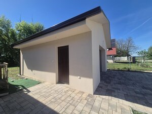 Moderný bungalov v pokojnej lokalite s veľkým pozemkom — foto 5