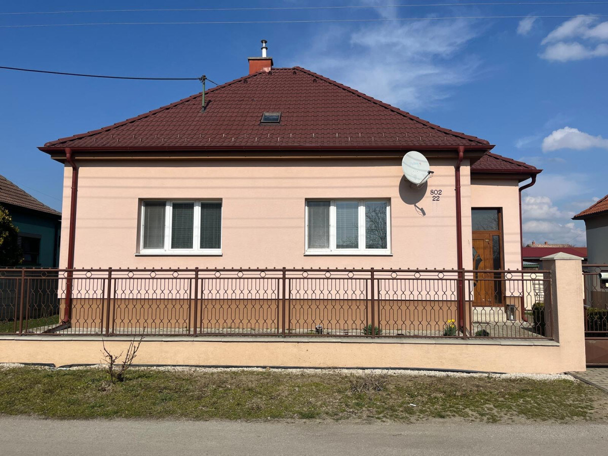 Starší rodinný dom po čiastočnej rekonštrukcii, pozemok 555 m2