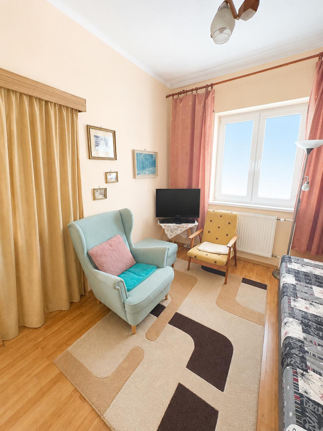 Starší rodinný dom po čiastočnej rekonštrukcii, pozemok 555 m2 — foto 3