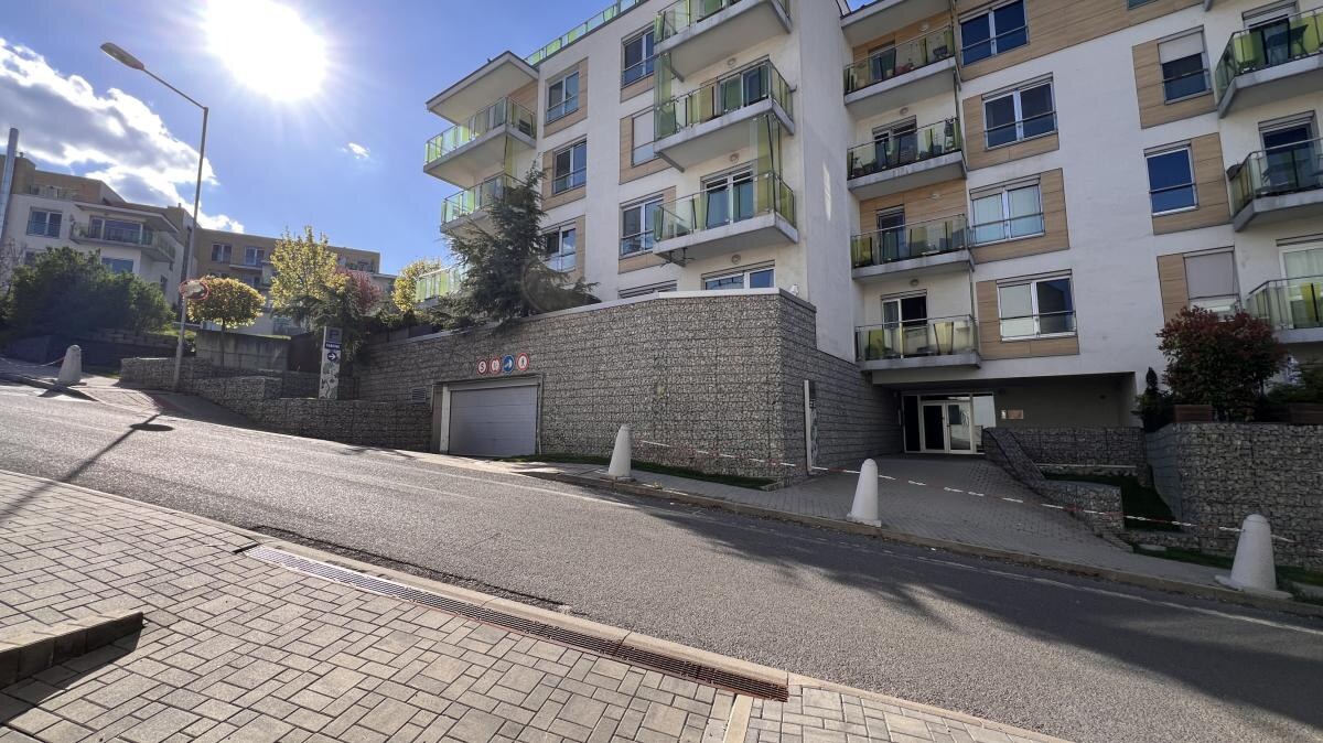 Na prenájom 2i byt s balkónom a parkovaním v novostavbe z r. 2015, Koliba — foto 22