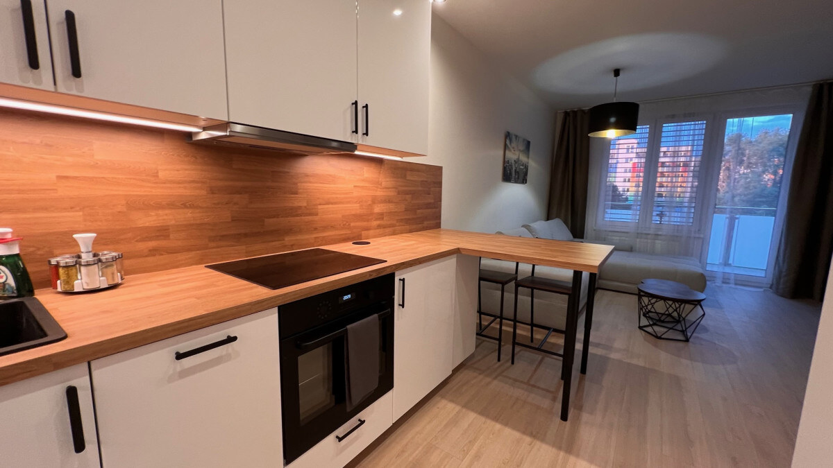 Na prenájom klimatizovaný 2i byt s balkónom, parkovanie — foto 5