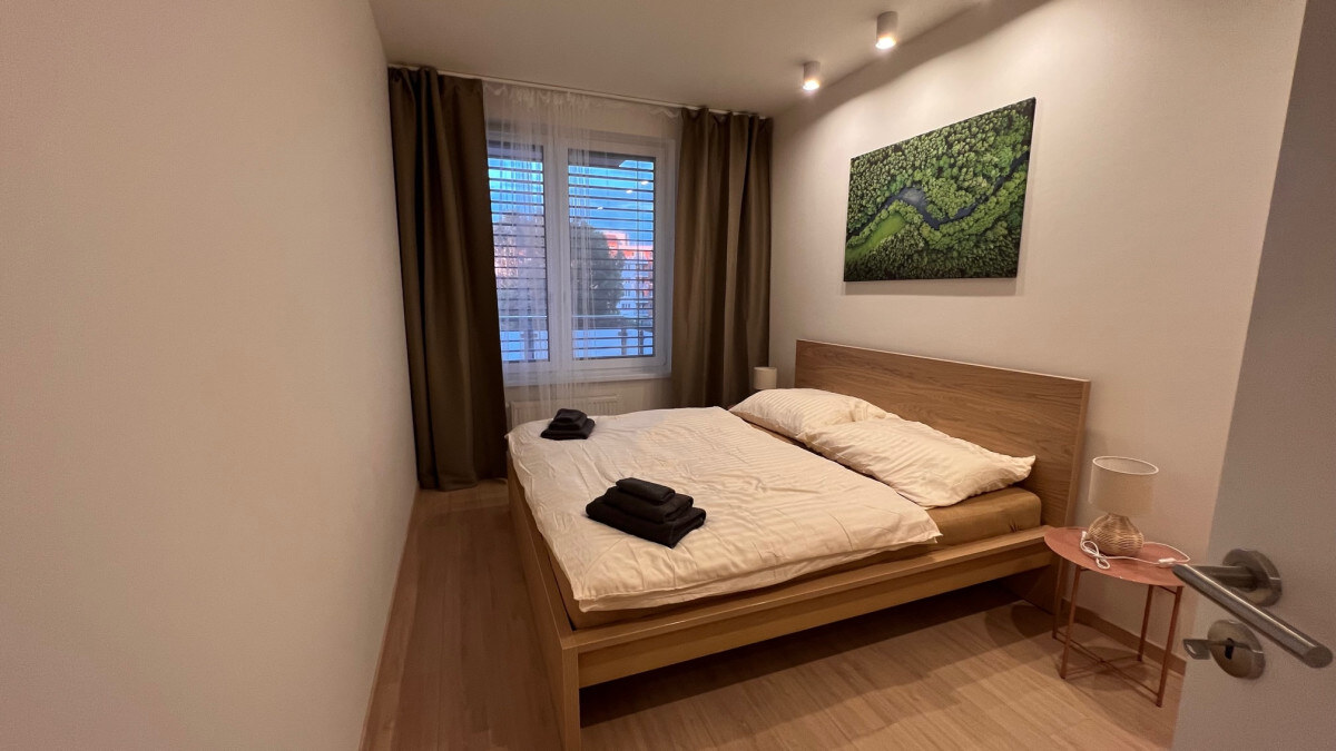 Na prenájom klimatizovaný 2i byt s balkónom, parkovanie — foto 9
