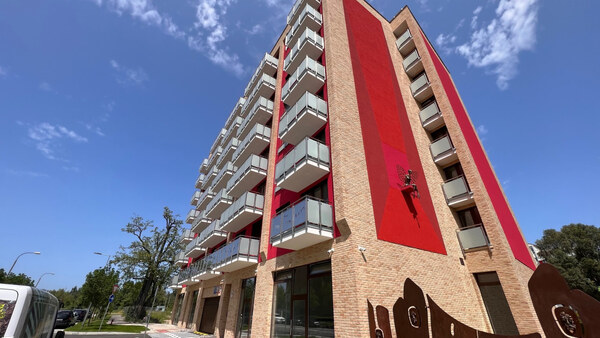 Na prenájom klimatizovaný 2i byt s balkónom, parkovanie