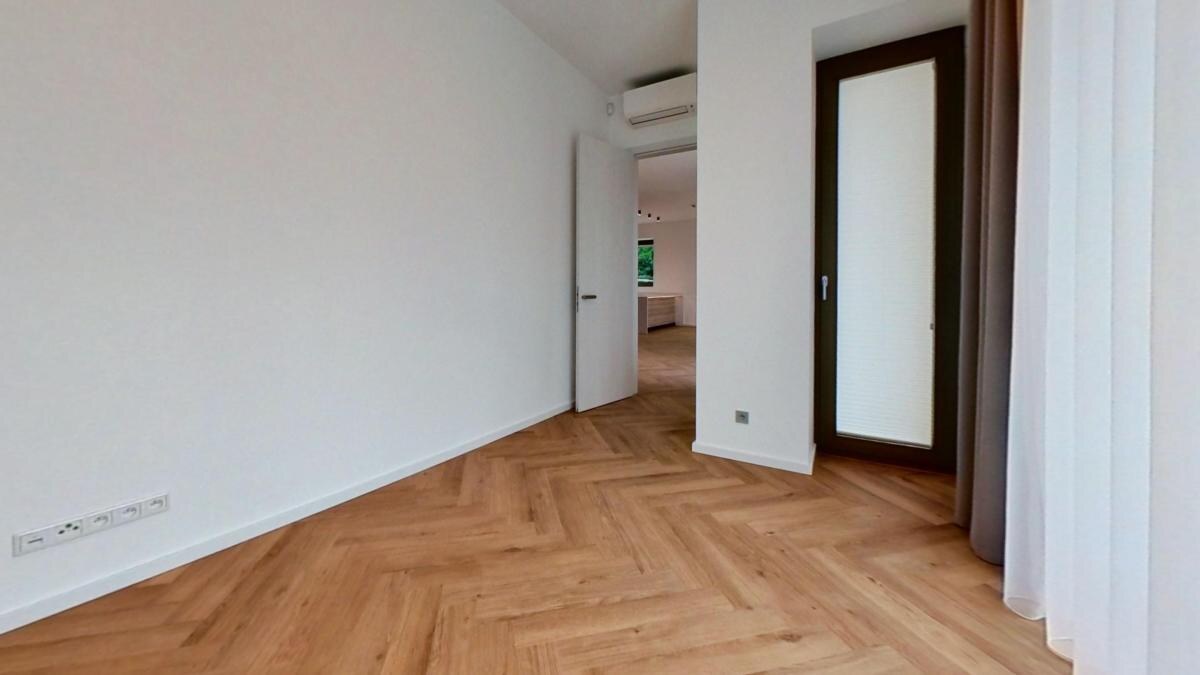 Nadštandardný klimatizovaný 5i byt 160 m2 + záhrada 100 m2, Holubyho ul. — foto 32