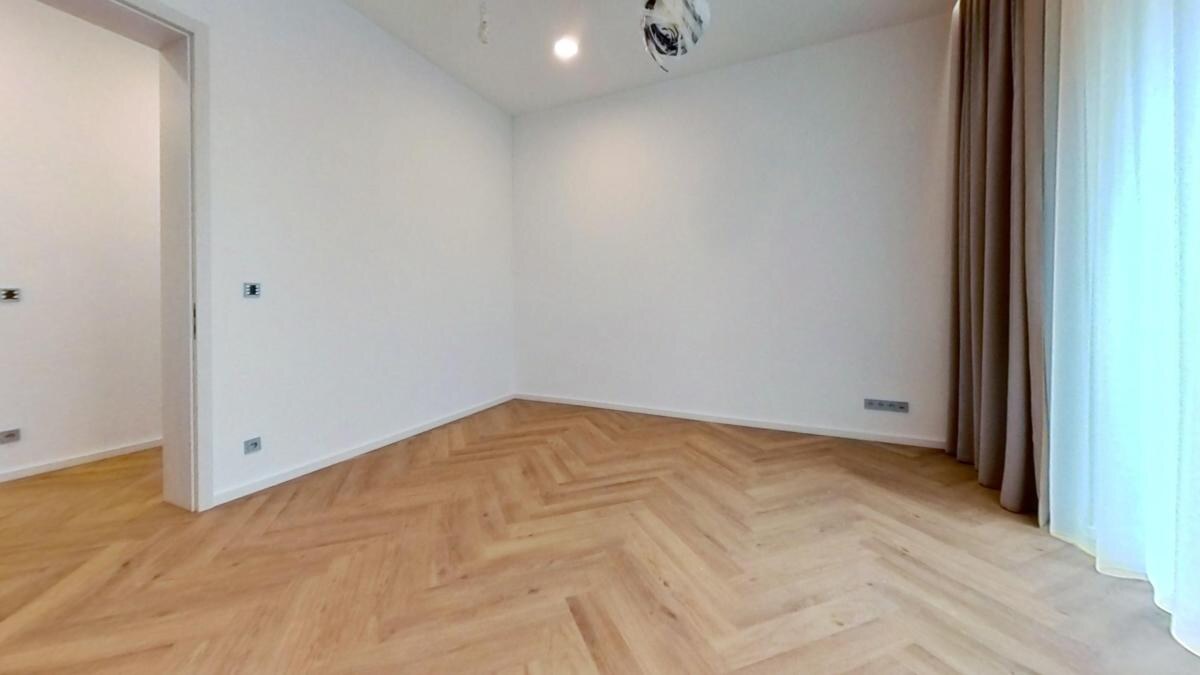 Nadštandardný klimatizovaný 5i byt 160 m2 + záhrada 100 m2, Holubyho ul. — foto 36