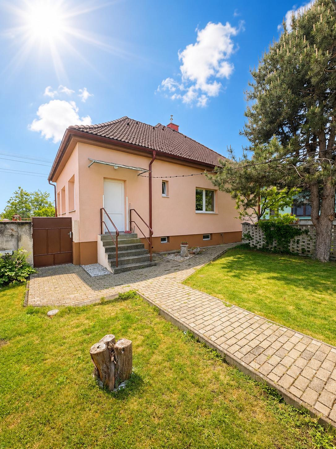 Starší rodinný dom po čiastočnej rekonštrukcii, pozemok 1346 m2 — foto 10