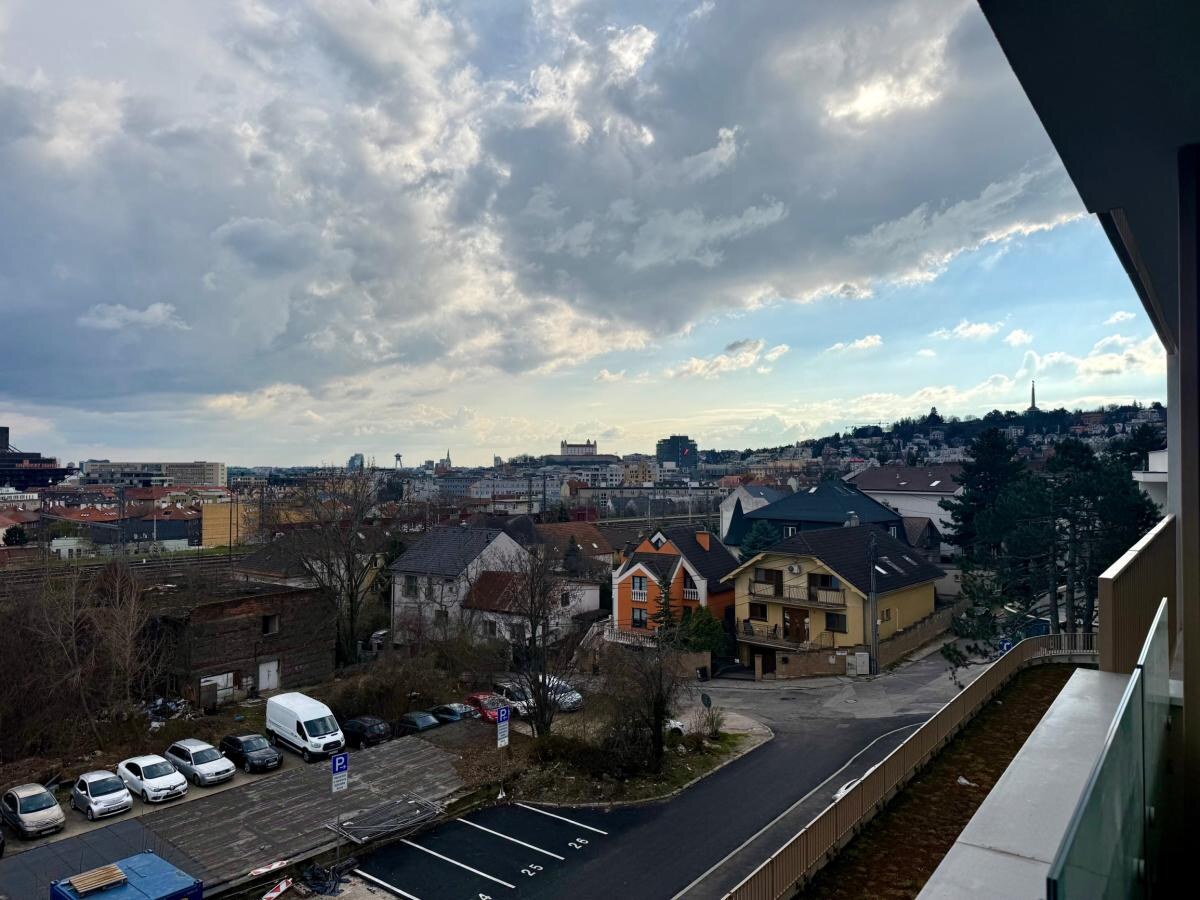 Exkluzívny 5 izbový byt v lukratívnej lokalite s jedinečným výhľadom — foto 13