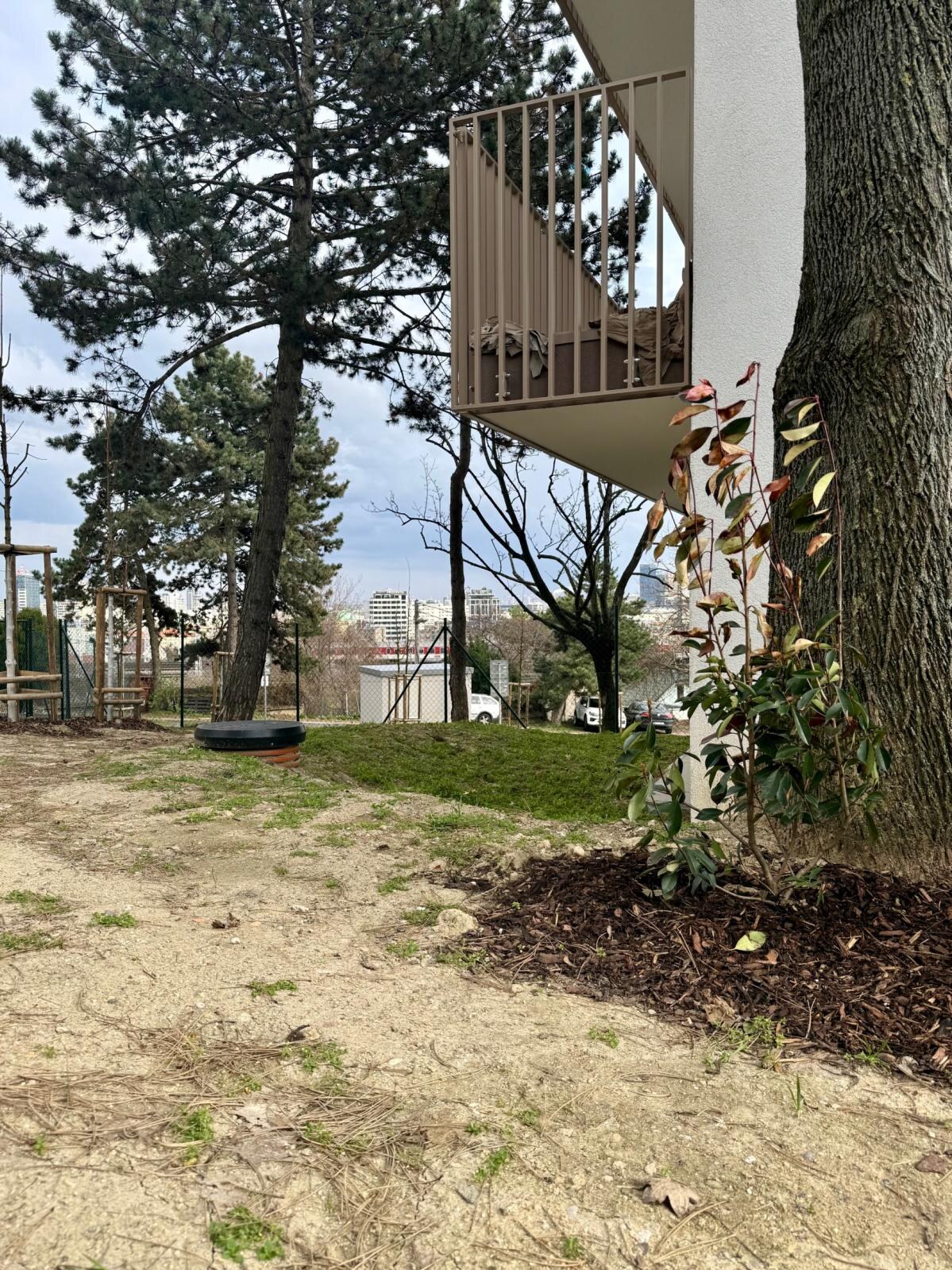 Skolaudované - 4 izb. byt s veľkou predzáhradkou - Winehills — foto 5