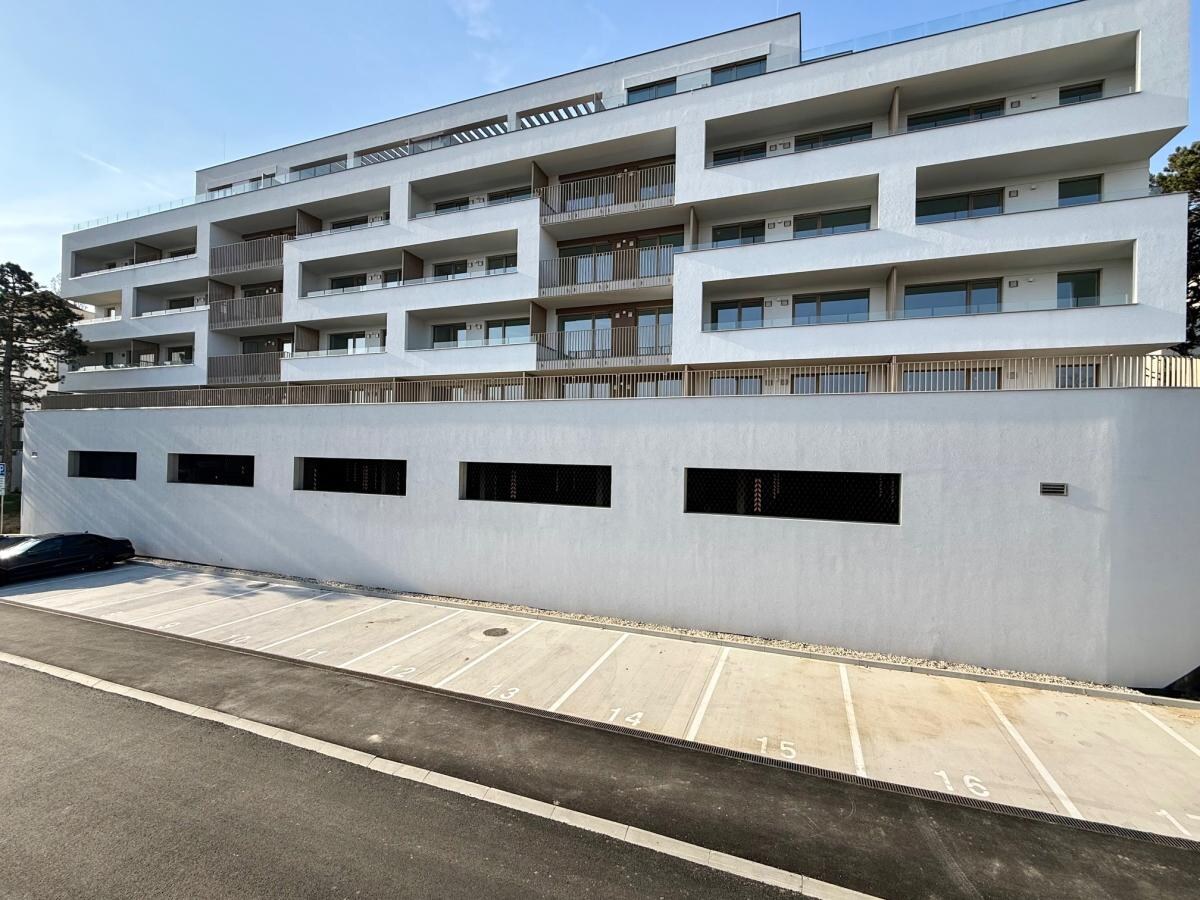 Skolaudované - 4 izb. byt s veľkou predzáhradkou - Winehills — foto 16
