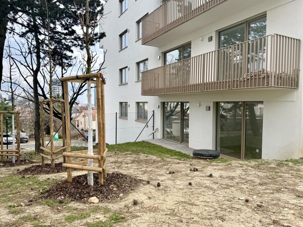 Skolaudované - 4 izb. byt s veľkou predzáhradkou - Winehills
