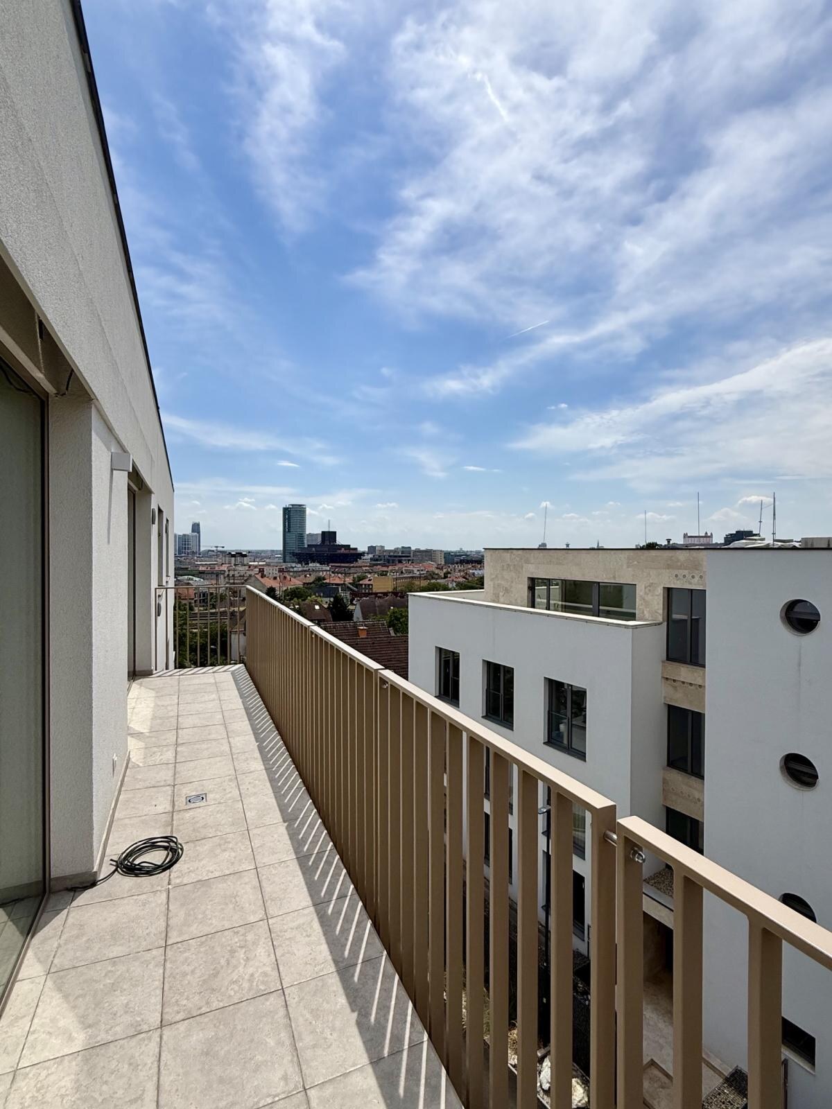 Slnečný 4 izb. byt s výhľadom na Bratislavský hrad a Slavín — foto 4
