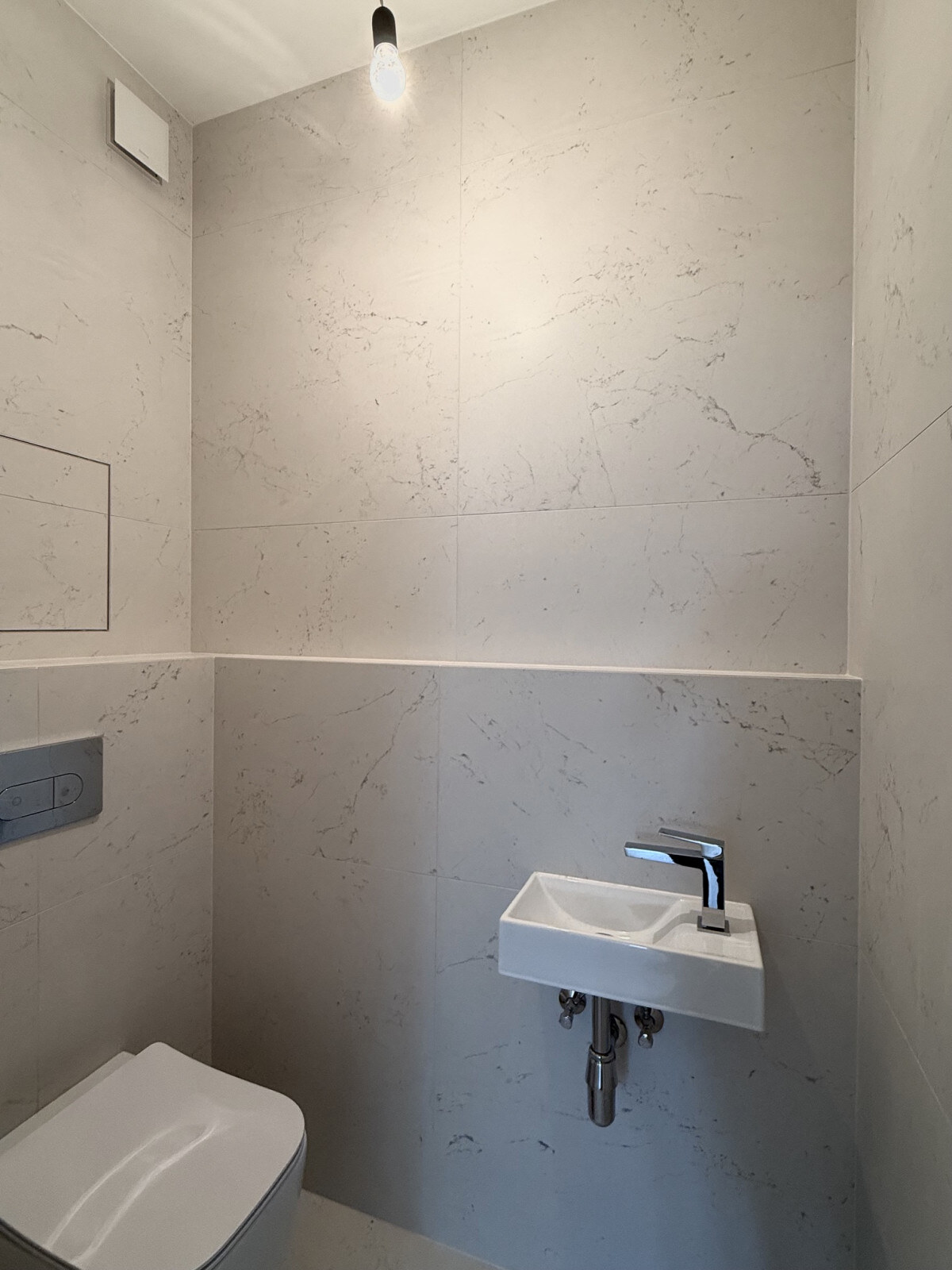 Skolaudované - krásny 3 izb. byt s veľkým balkónom v lukratívnej lokalite — foto 7