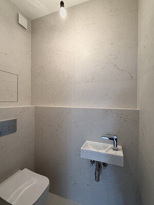 Skolaudované - krásny 3 izb. byt s veľkým balkónom v lukratívnej lokalite — foto 7