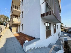 Skolaudované - krásny 3 izb. byt s veľkým balkónom v lukratívnej lokalite — foto 25