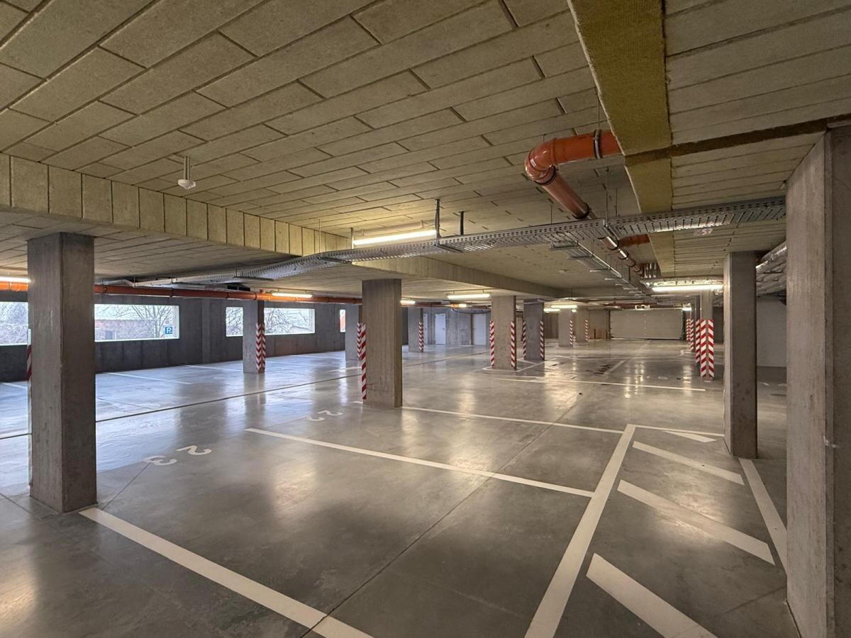 Skolaudované - praktický 1 izb.byt s balkónom v top lokalite — foto 26