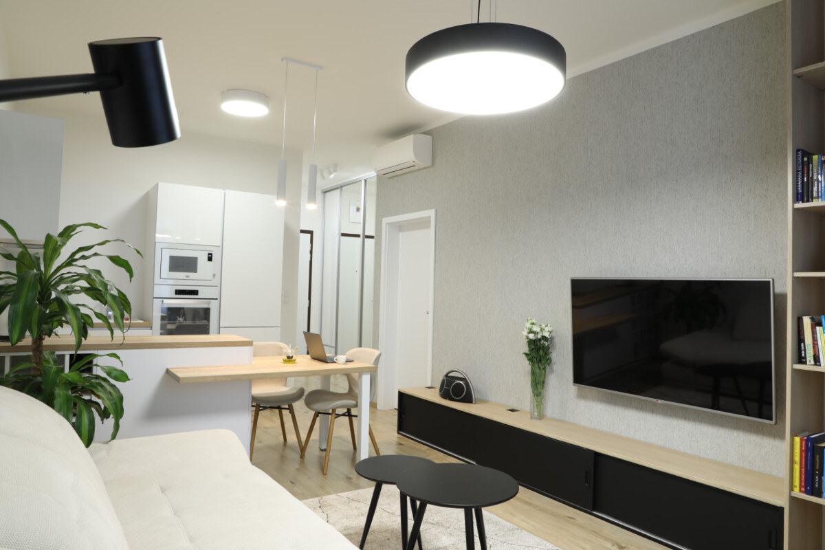 Na prenájom klimatizovaný 2i byt s balkónom, parkovanie, Lužná — foto 2