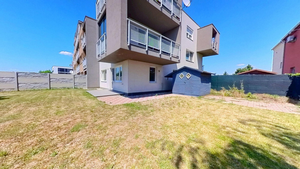 Zariadený 2i byt so záhradou 198m2, novostavba 2016, 1x parkovanie — foto 4
