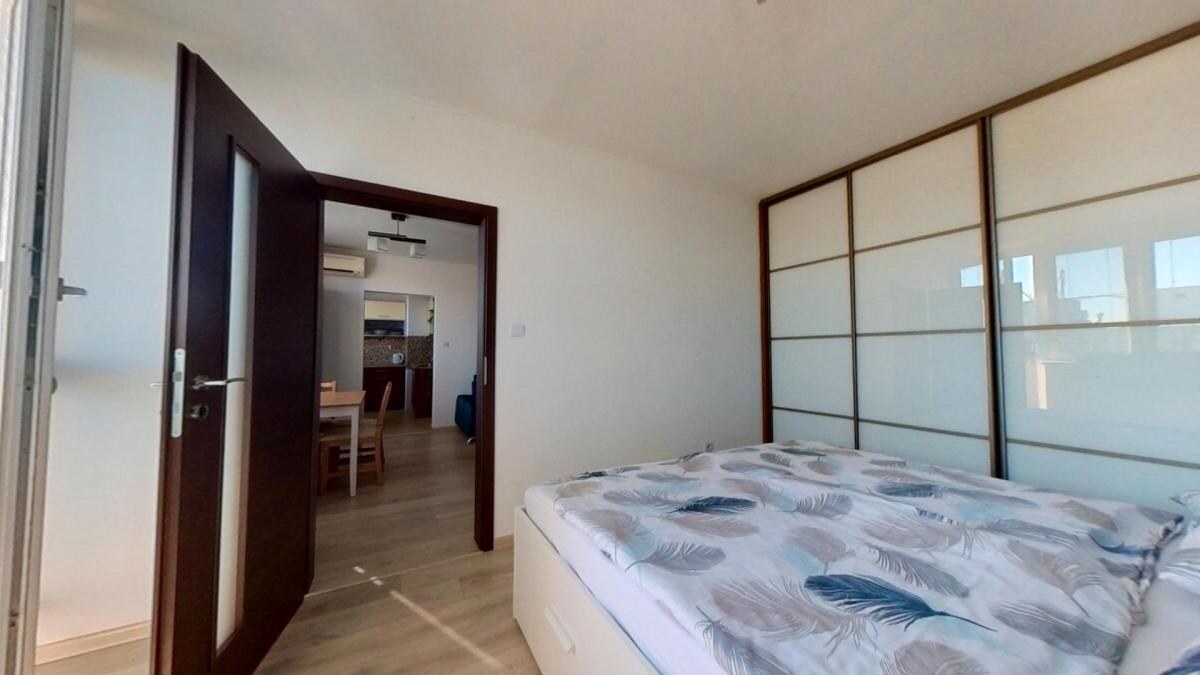 Na prenájom Klimatizovaný 2i byt s balkónom, Piešťanská ul. — foto 8