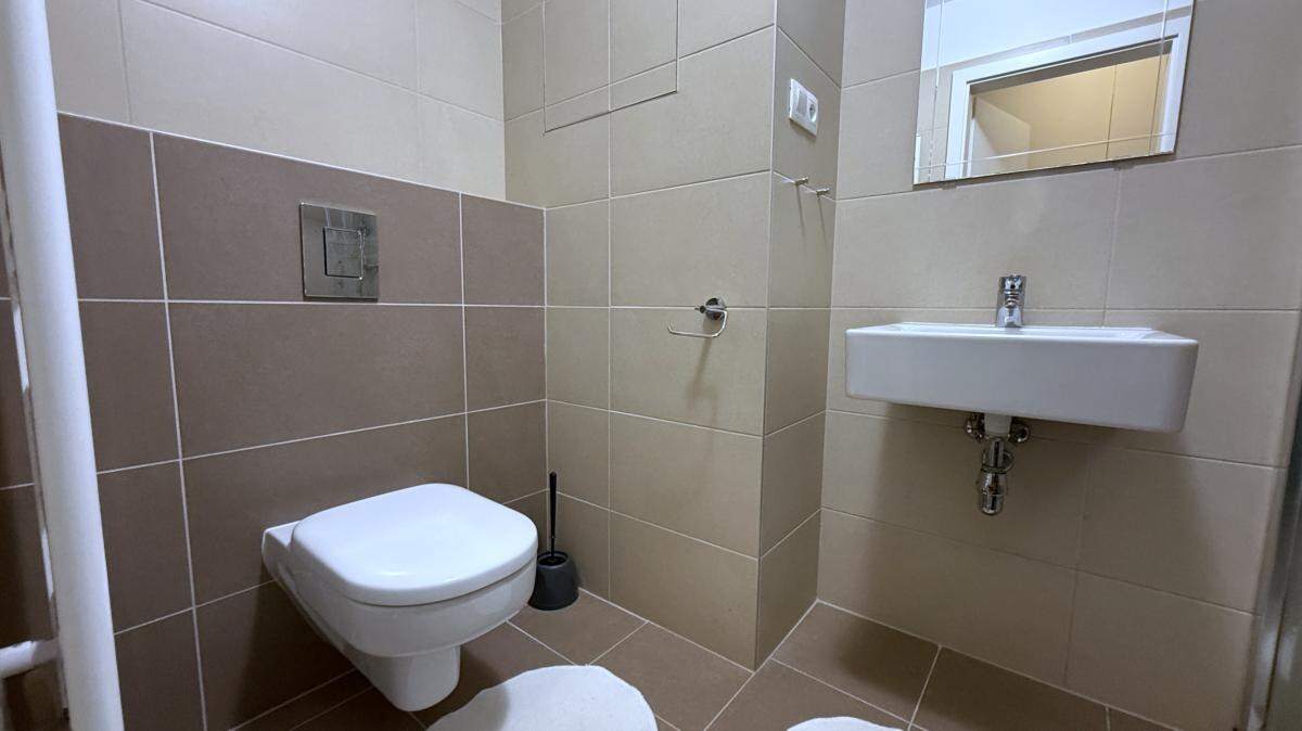 Zariadený 1i byt s balkónom, novostavba 2017 Slnečnice, parkovacie miesto — foto 12