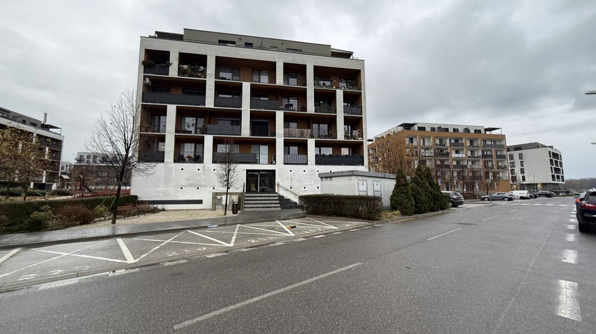 Zariadený 1i byt s balkónom, novostavba 2017 Slnečnice, parkovacie miesto — foto 14