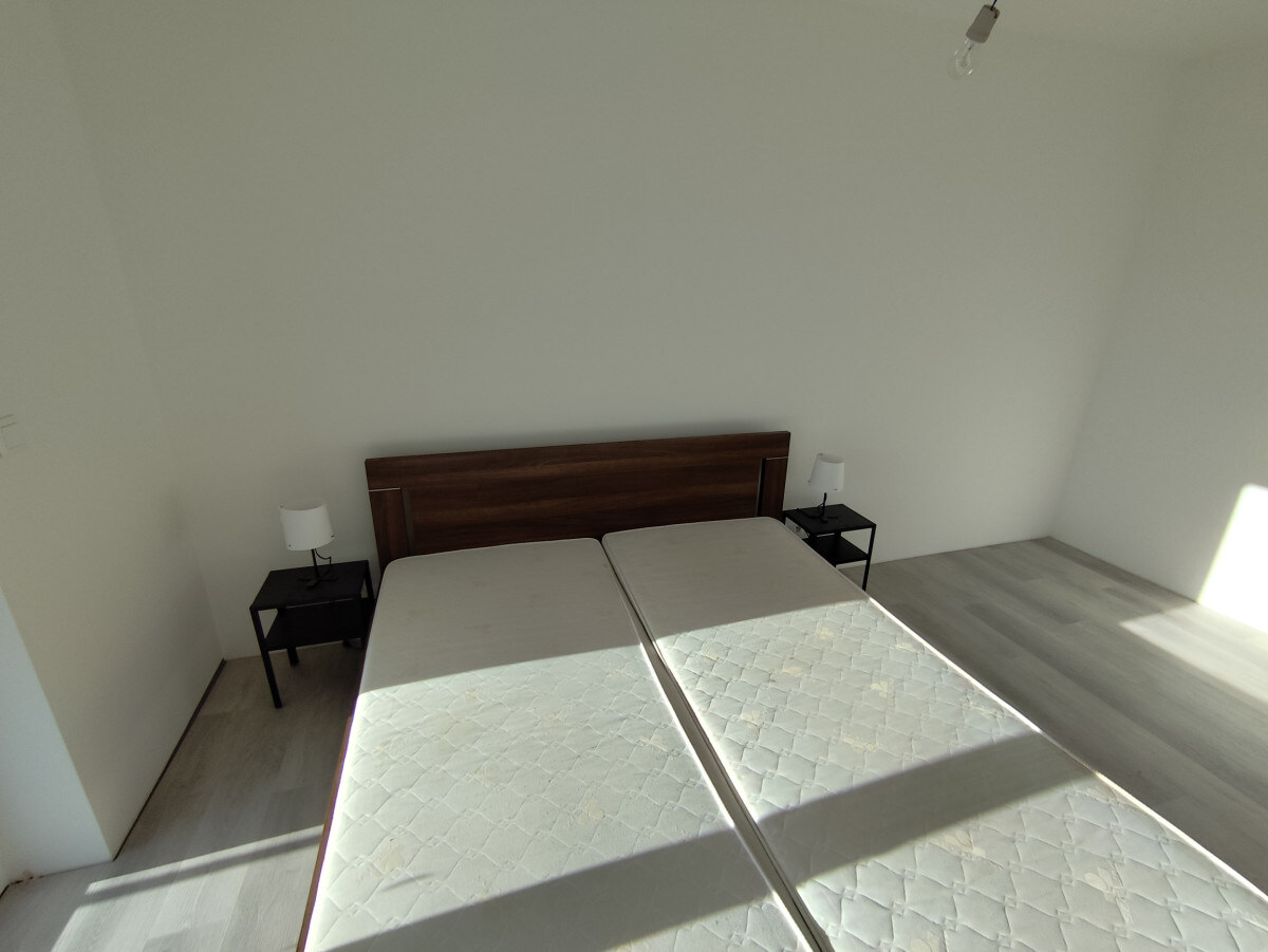 Klimatizovaný 3i byt v novostavbe z r. 2026, terasa 24 m2, 1 x parkovanie — foto 6
