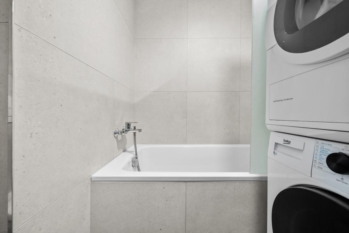 METROPOLIS- Klimatizovaný 1i byt s balkónom, parkovacie miesto — foto 17