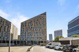 METROPOLIS- Klimatizovaný 1i byt s balkónom, parkovacie miesto — foto 2