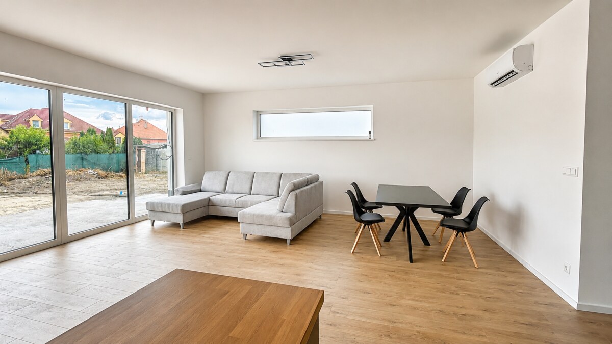 Moderný 5-izbový rodinný dom so záhradou a terasou, Orechová Potôň — foto 6