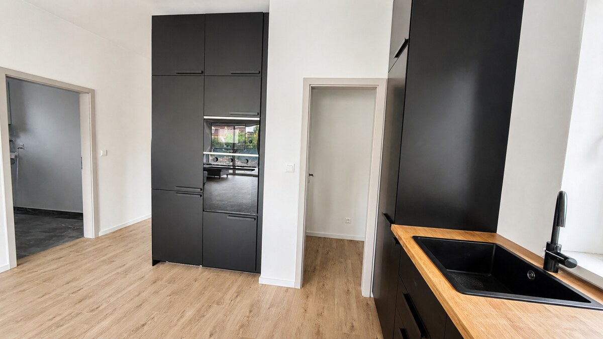 Moderný 5-izbový rodinný dom so záhradou a terasou, Orechová Potôň — foto 7