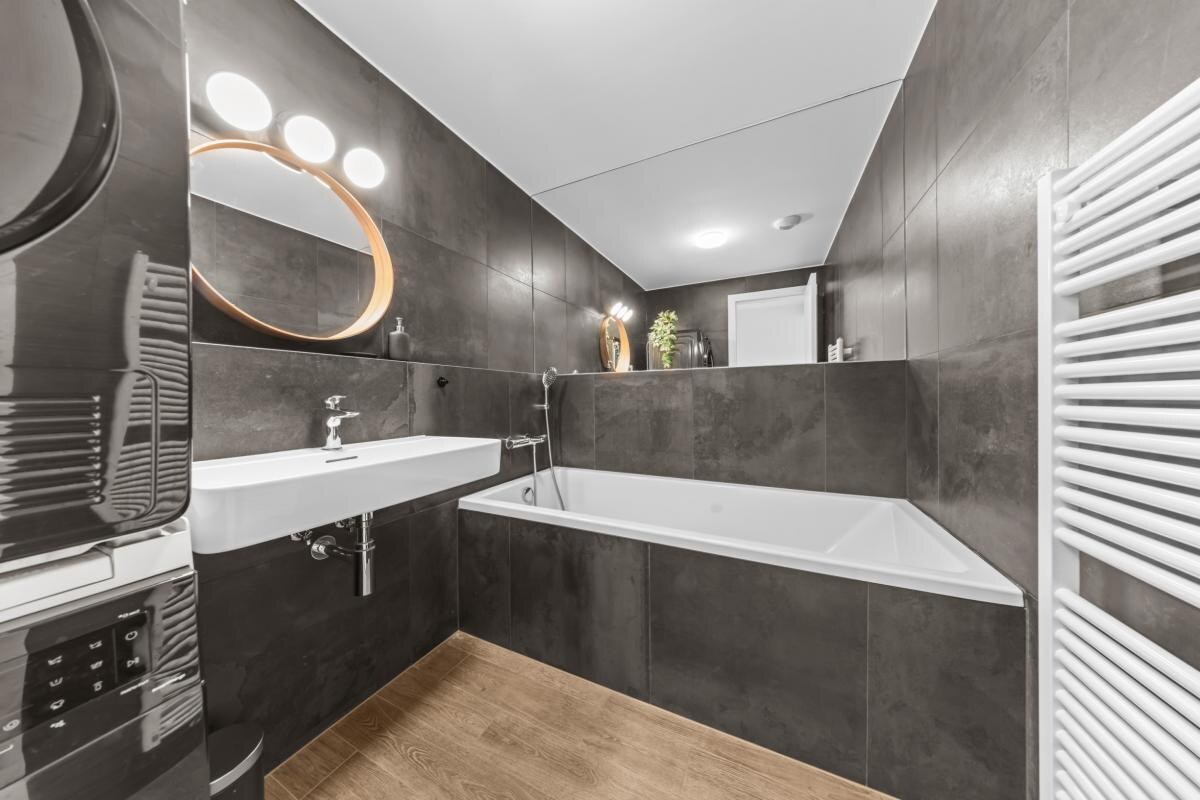 Klimatizovaný 2 izbový byt s terasou v Eurovea Tower, 1x parkovanie — foto 24