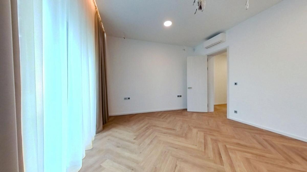 Nadštandardný klimatizovaný 5i byt 160 m2 + záhrada 100 m2, Holubyho ul. — foto 27