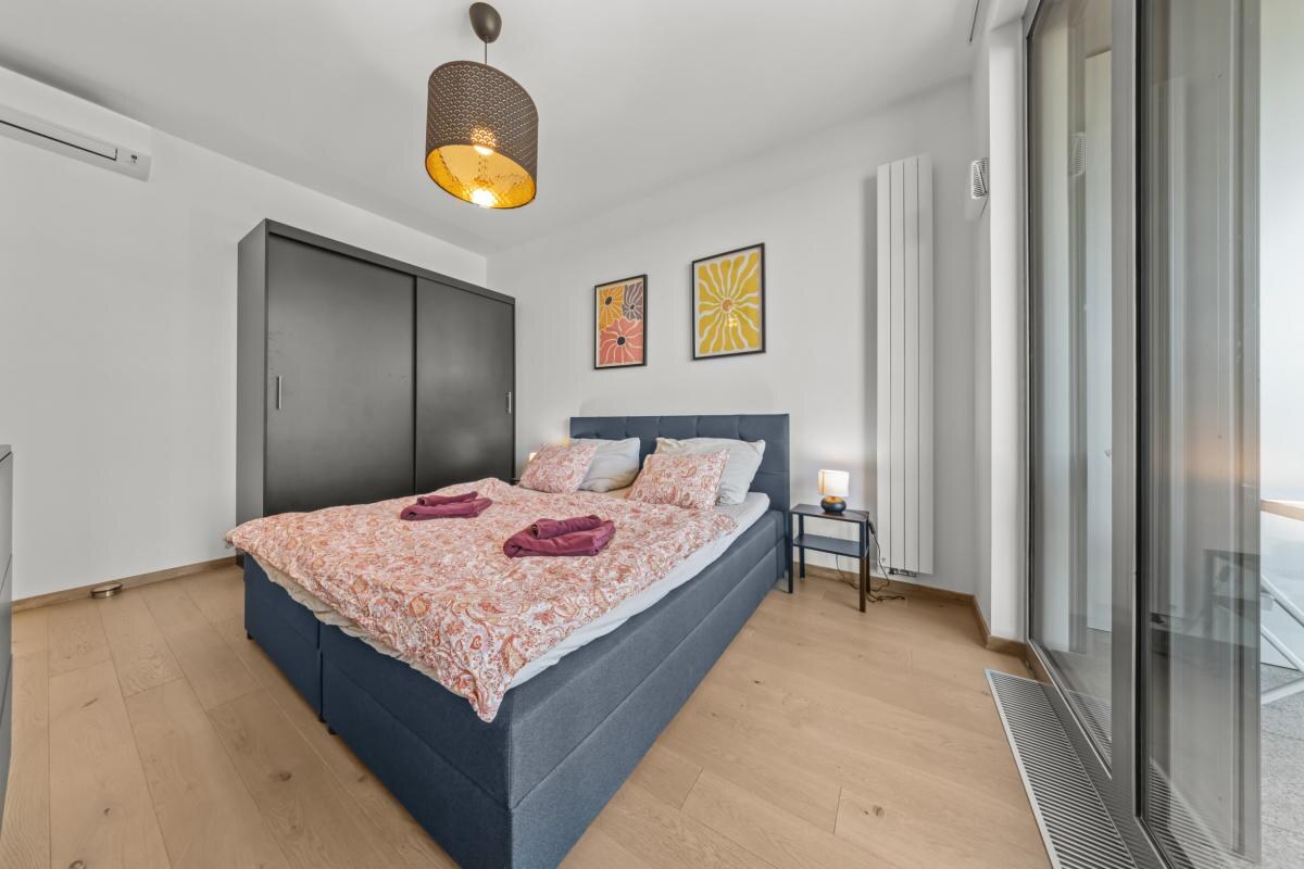 Klimatizovaný 2 izbový byt s terasou v Eurovea Tower, 1x parkovanie — foto 21