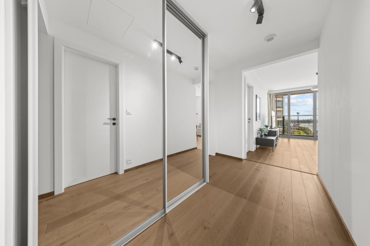 Klimatizovaný 2 izbový byt s terasou v Eurovea Tower, 1x parkovanie — foto 29