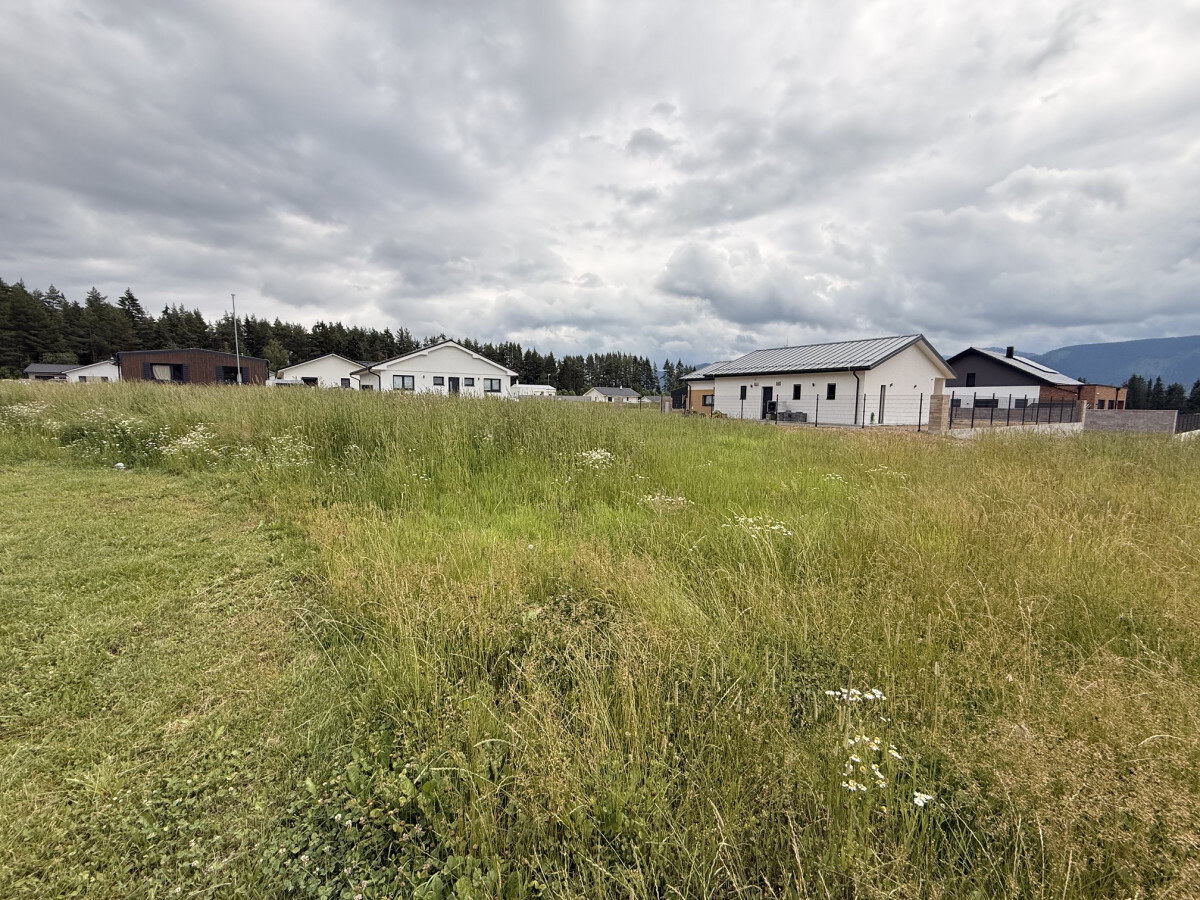 Ponuka na predaj stavebného pozemku 930m2 v obci Jamník s výhľadom na Vysoké a Nízke Tatry — foto 4