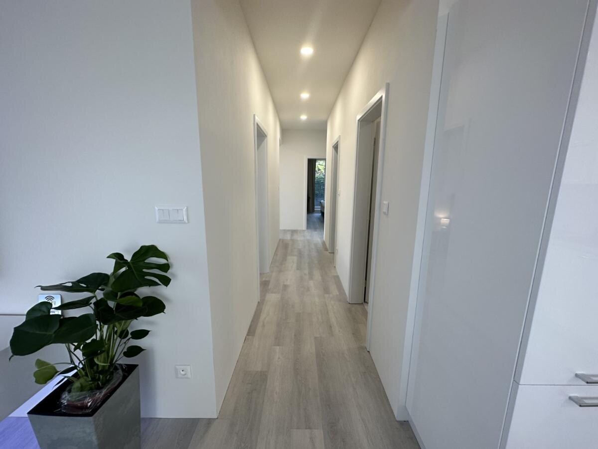 Klimatizovaný 4i zariadený dom, 2x parking, Dunajská Lužná — foto 18