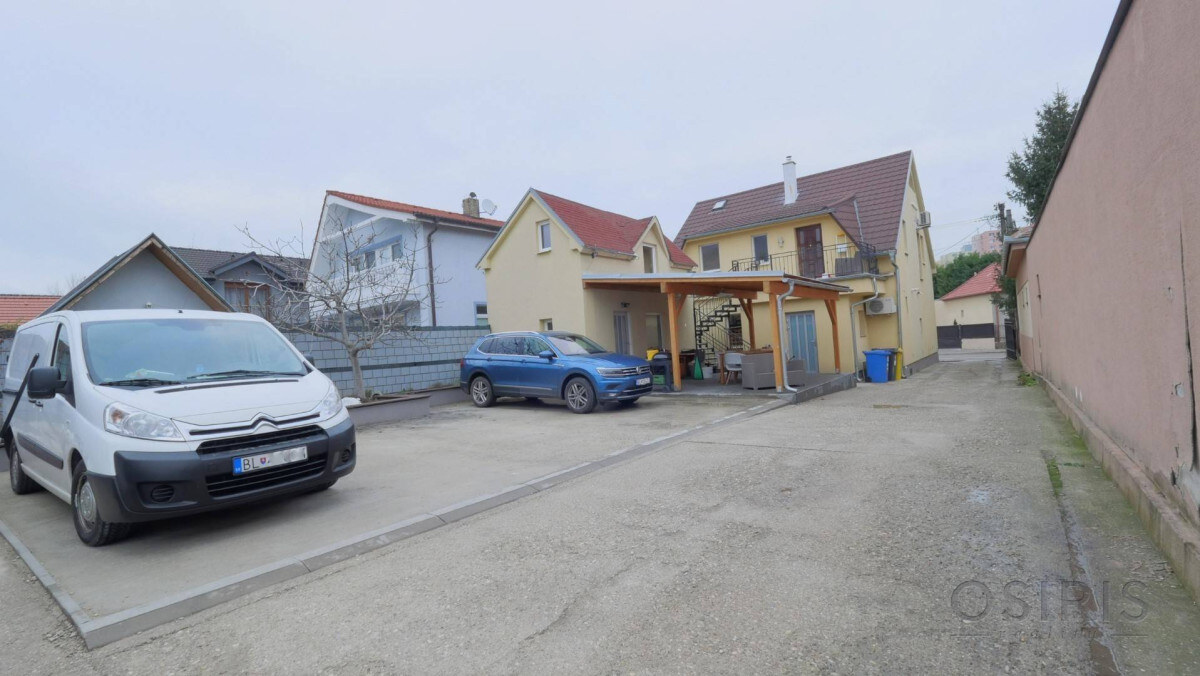 Stavebný pozemok 2319 m2, 2x Rodinný dom, 2x skladový priestor, Nákovná ul. — foto 8