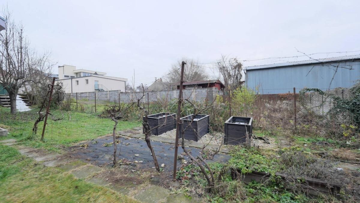 Stavebný pozemok 2319 m2, 2x Rodinný dom, 2x skladový priestor, Nákovná ul. — foto 14