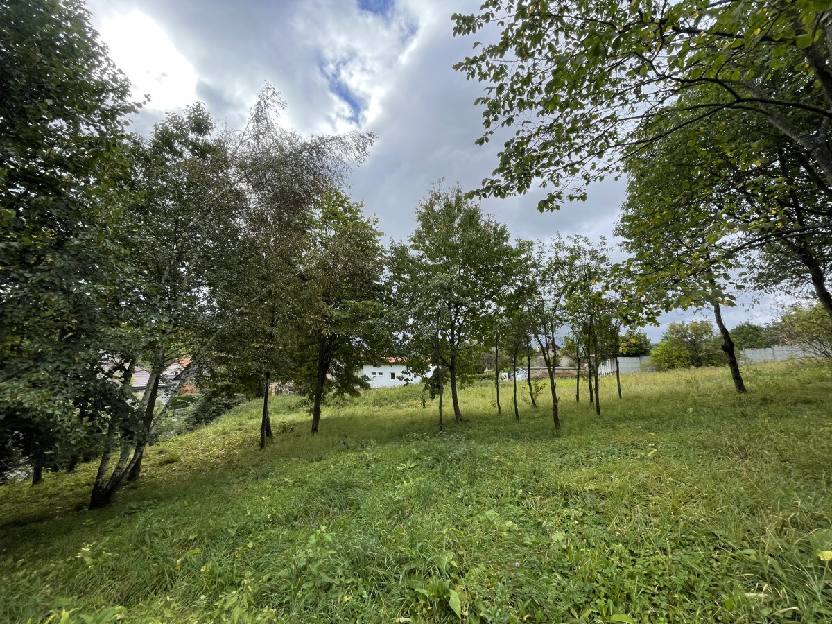 Pozemok na predaj v obci Jamník – 1 300 m² — foto 2