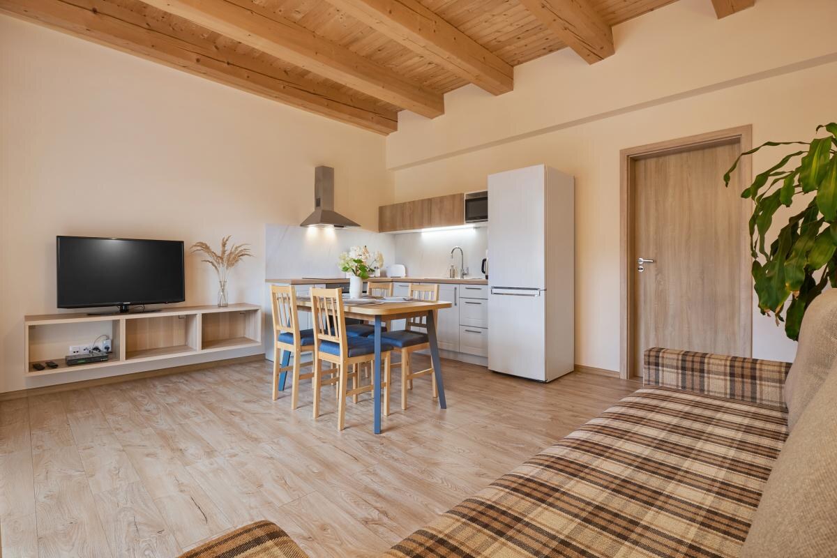 Lukratívny apartmánový dom s rozlohou pozemku 1684 m2 — foto 11