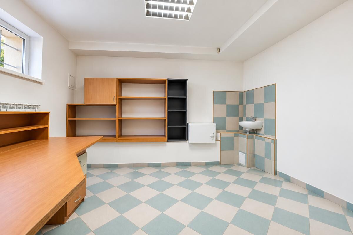 VÝNIMOČNÁ INVESTIČNÁ PRÍLEŽITOSŤ V PIEŠŤANOCH – POLYFUNKČNÁ BUDOVA SO ZABEHNUTOU ZDRAVOTNÍCKOU PREVÁDZKOU — foto 16