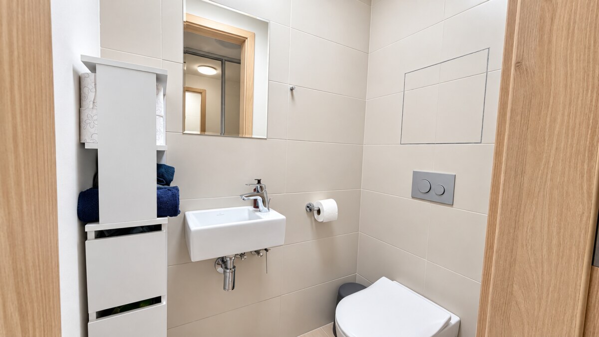 Moderný, klimatizovaný 3-izbový byt s loggiou v projekte Bory — foto 19