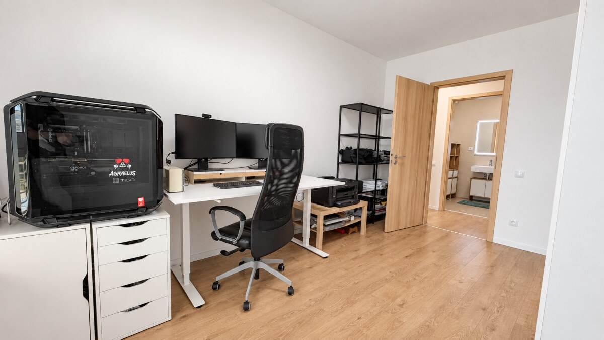 Moderný, klimatizovaný 3-izbový byt s loggiou v projekte Bory — foto 25