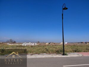 Pozemok pre okamžitú výstavbu RD 600m² Chorv.Grob, všetky IS  — foto 4