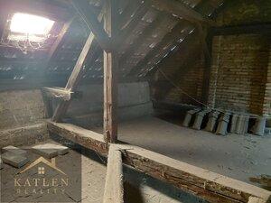 Rodinný dom s investičným potenciálom v centre Bratislavy — foto 17