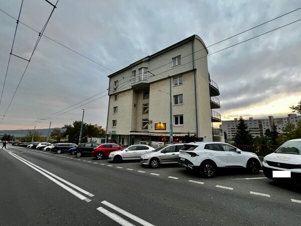 Ponúkame na predaj nebytový priestor na Majerníkovej ulici, Bratislava - Karlova Ves.