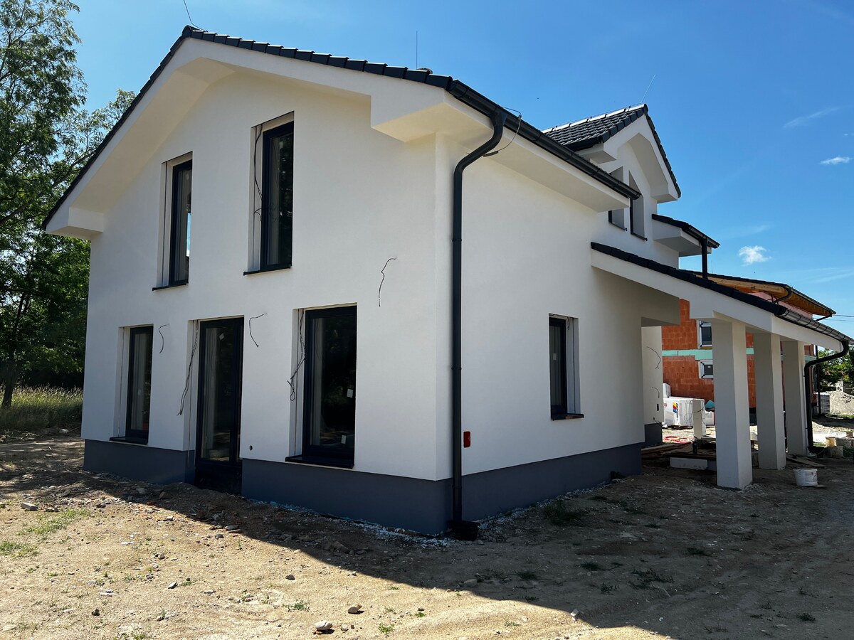 Predaj rodinné domy - Novostavba, Lesná ulica, Stupava. Krásny rodinný dom v prírode. — foto 2