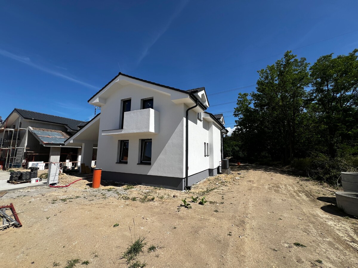 Predaj rodinné domy - Novostavba, Lesná ulica, Stupava. Krásny rodinný dom v prírode. — foto 38